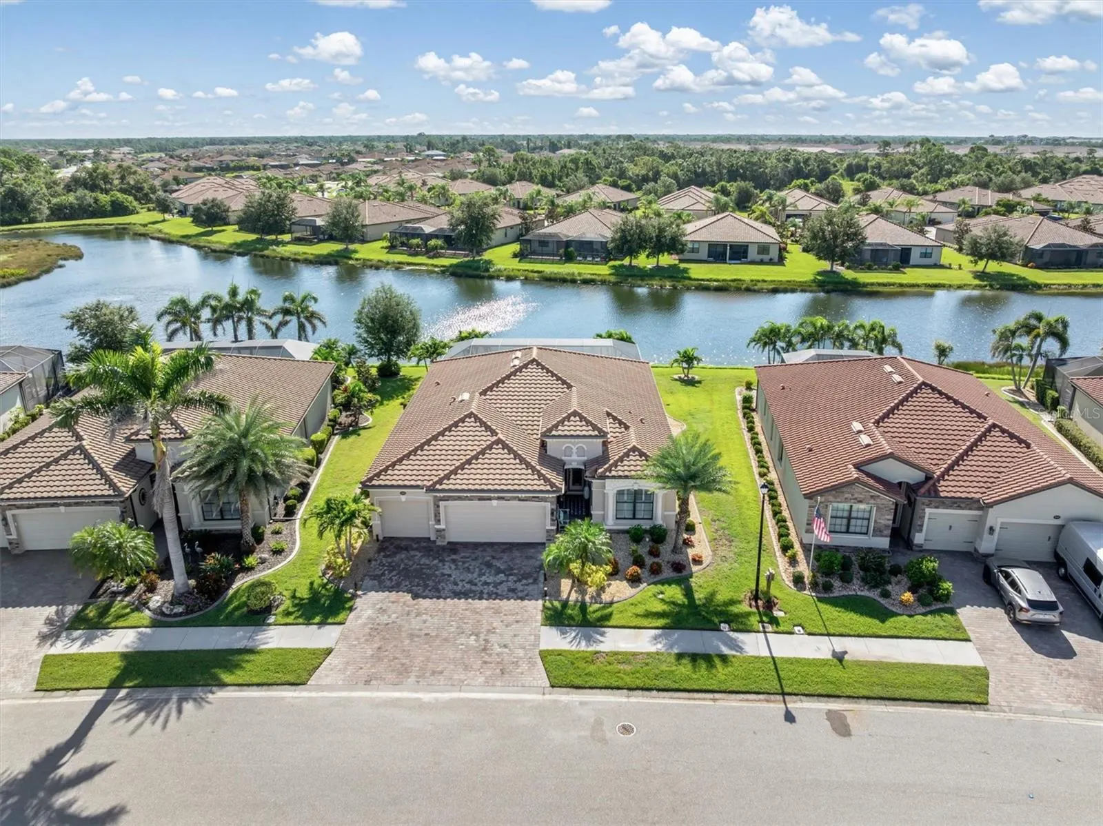 20460 GRANLAGO DR
