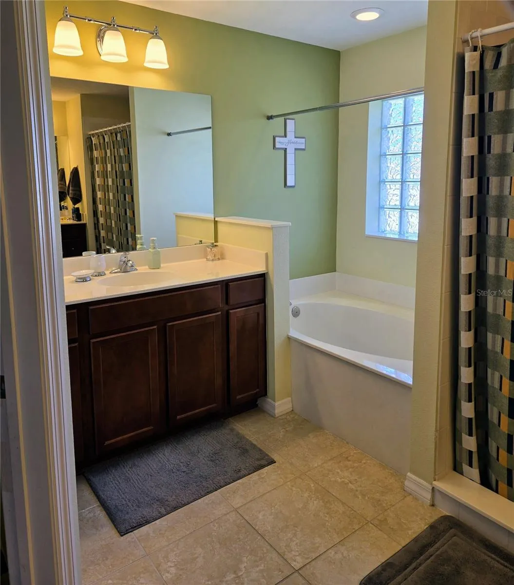 7 BICKSHIRE LN