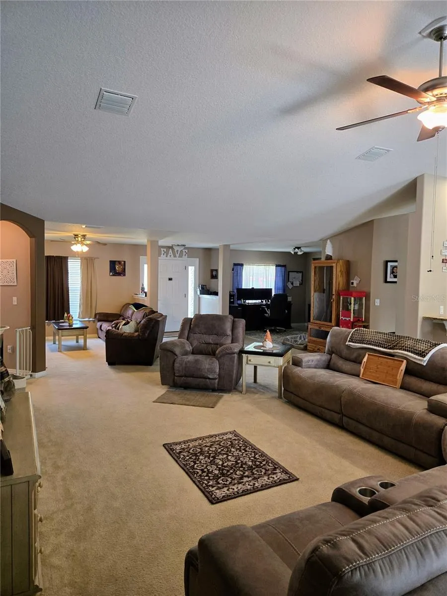 7 BICKSHIRE LN