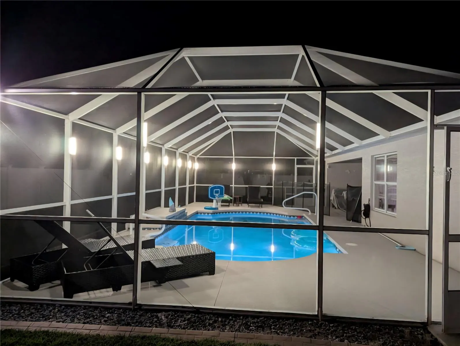 7 BICKSHIRE LN
