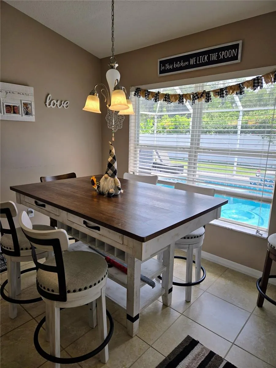 7 BICKSHIRE LN