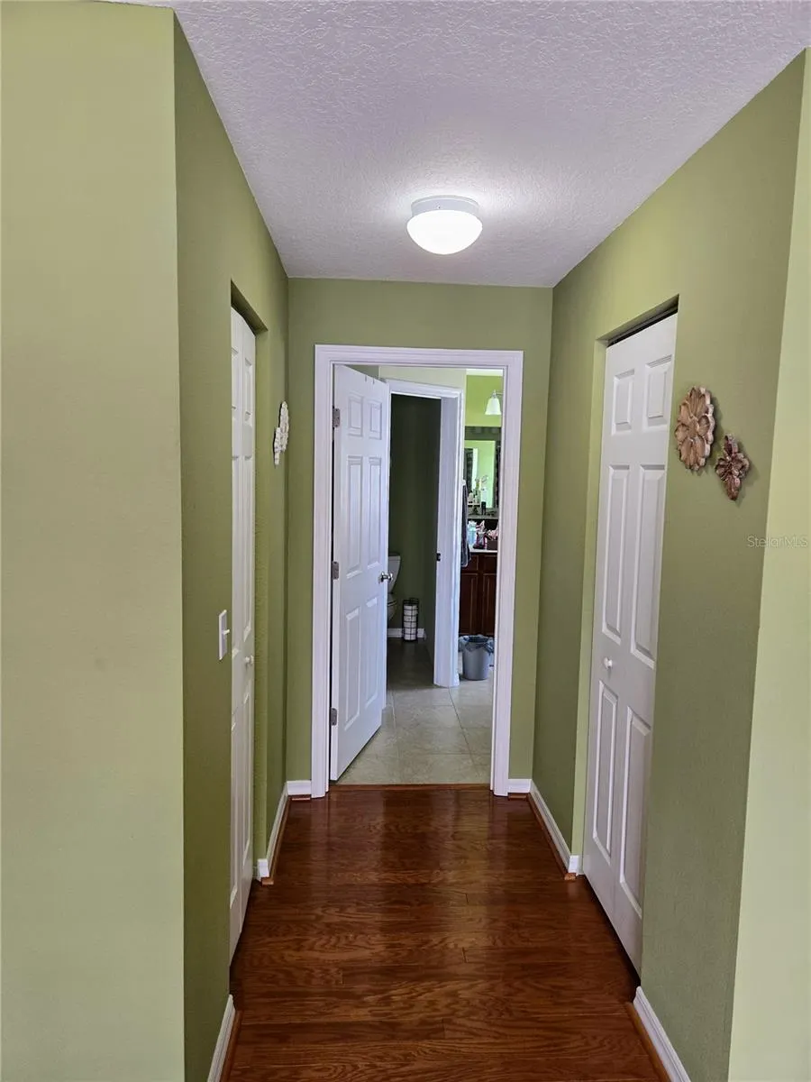 7 BICKSHIRE LN