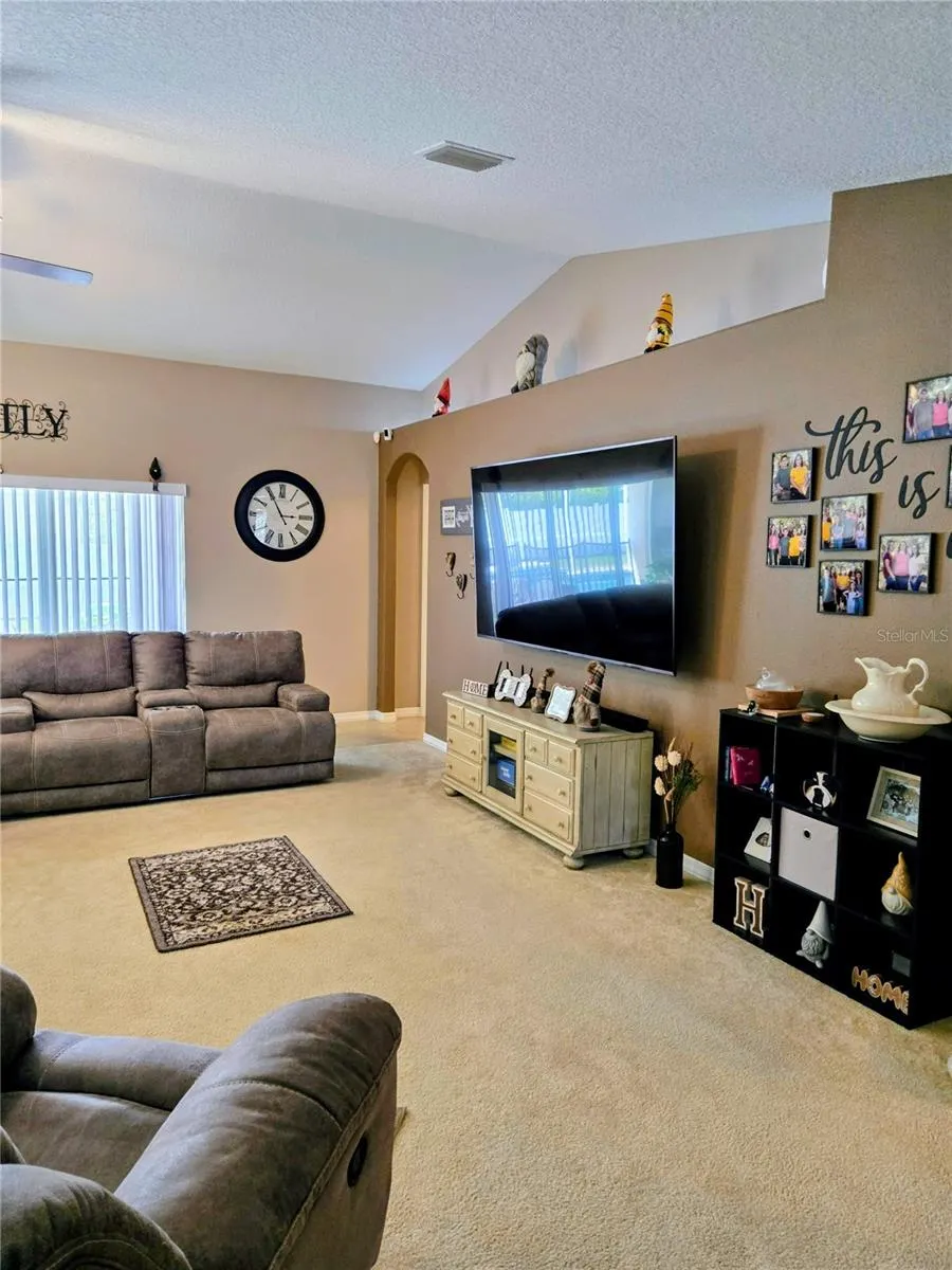 7 BICKSHIRE LN