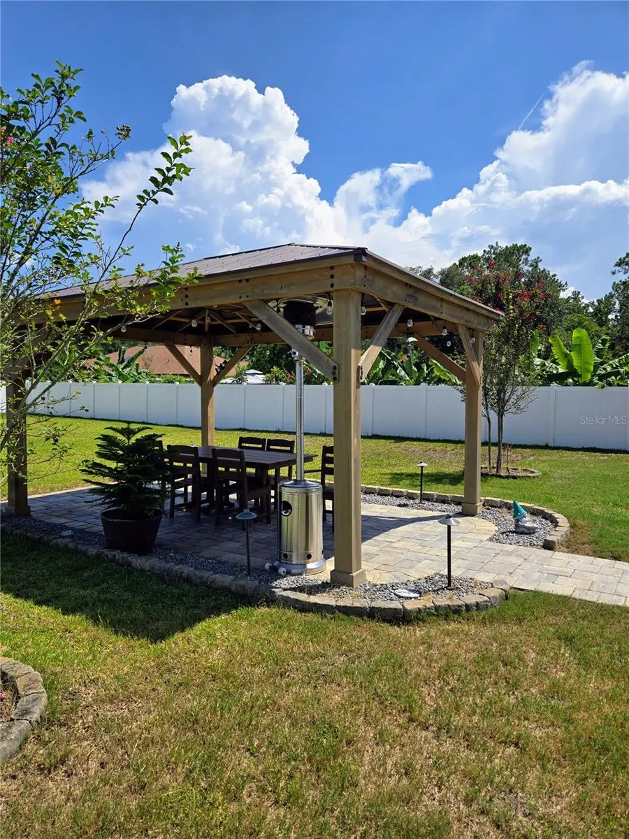 7 BICKSHIRE LN