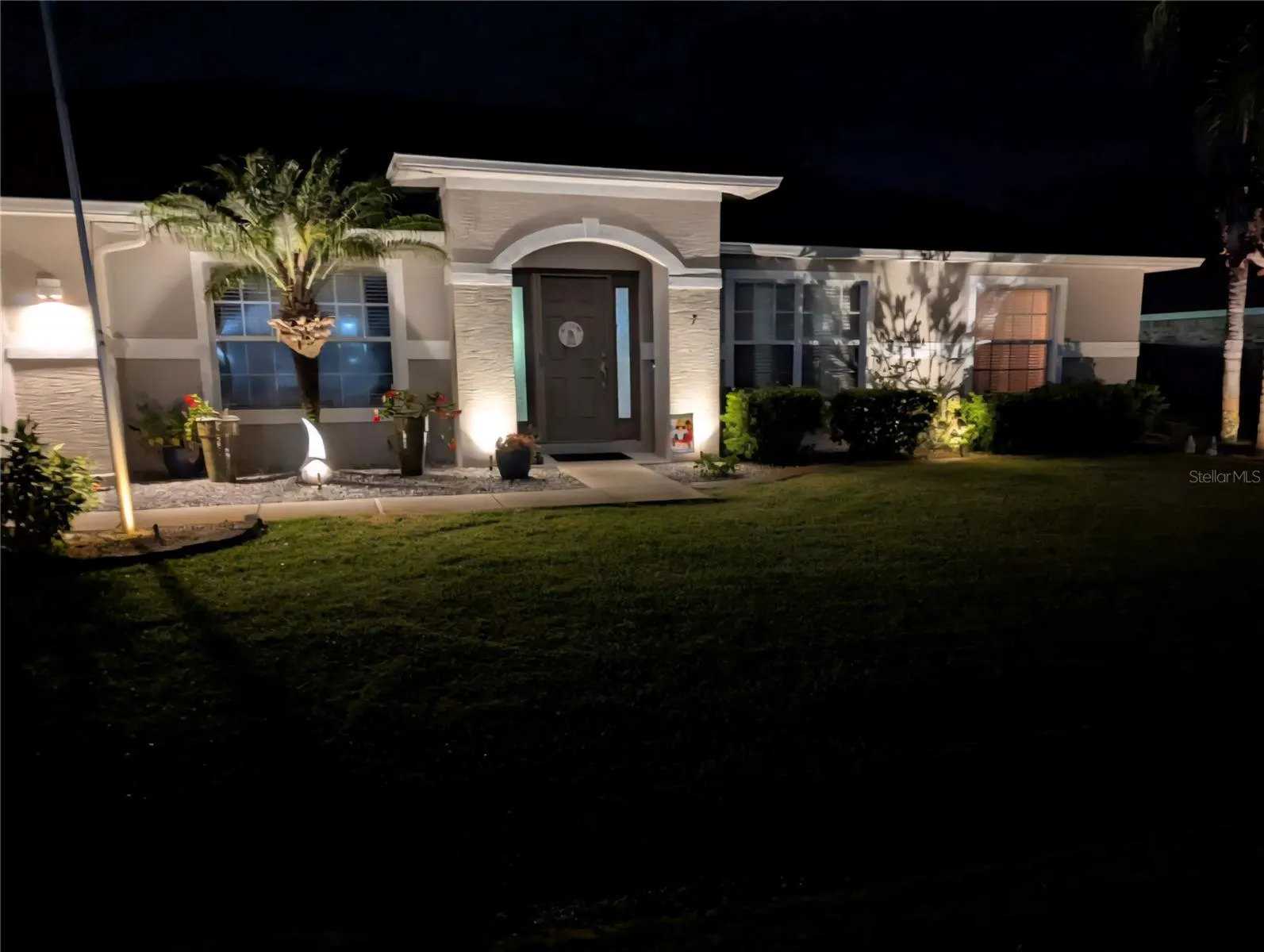 7 BICKSHIRE LN