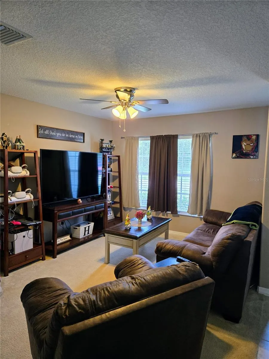 7 BICKSHIRE LN