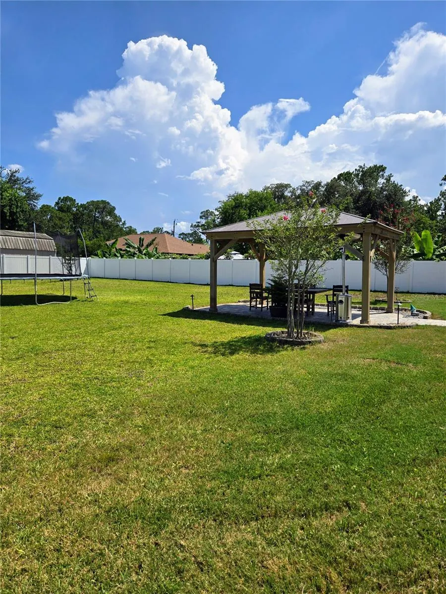 7 BICKSHIRE LN