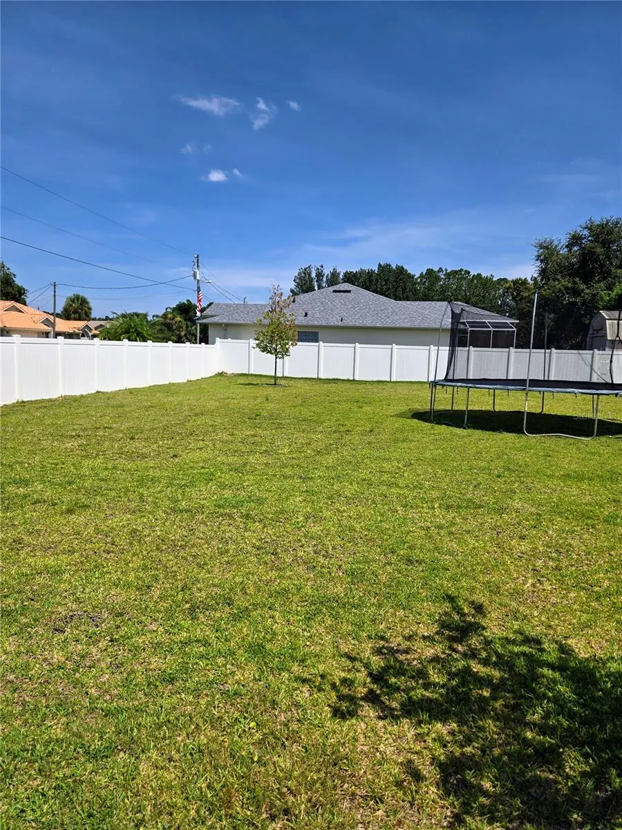 7 BICKSHIRE LN