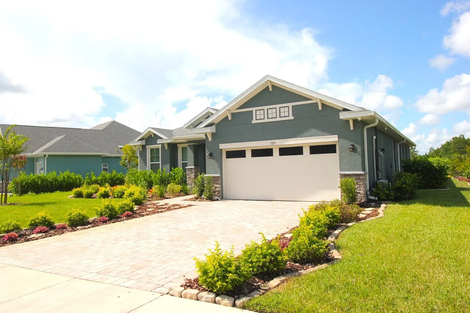 109 HUNTINGTON PL