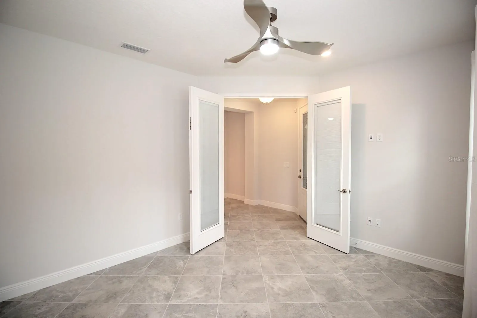 109 HUNTINGTON PL
