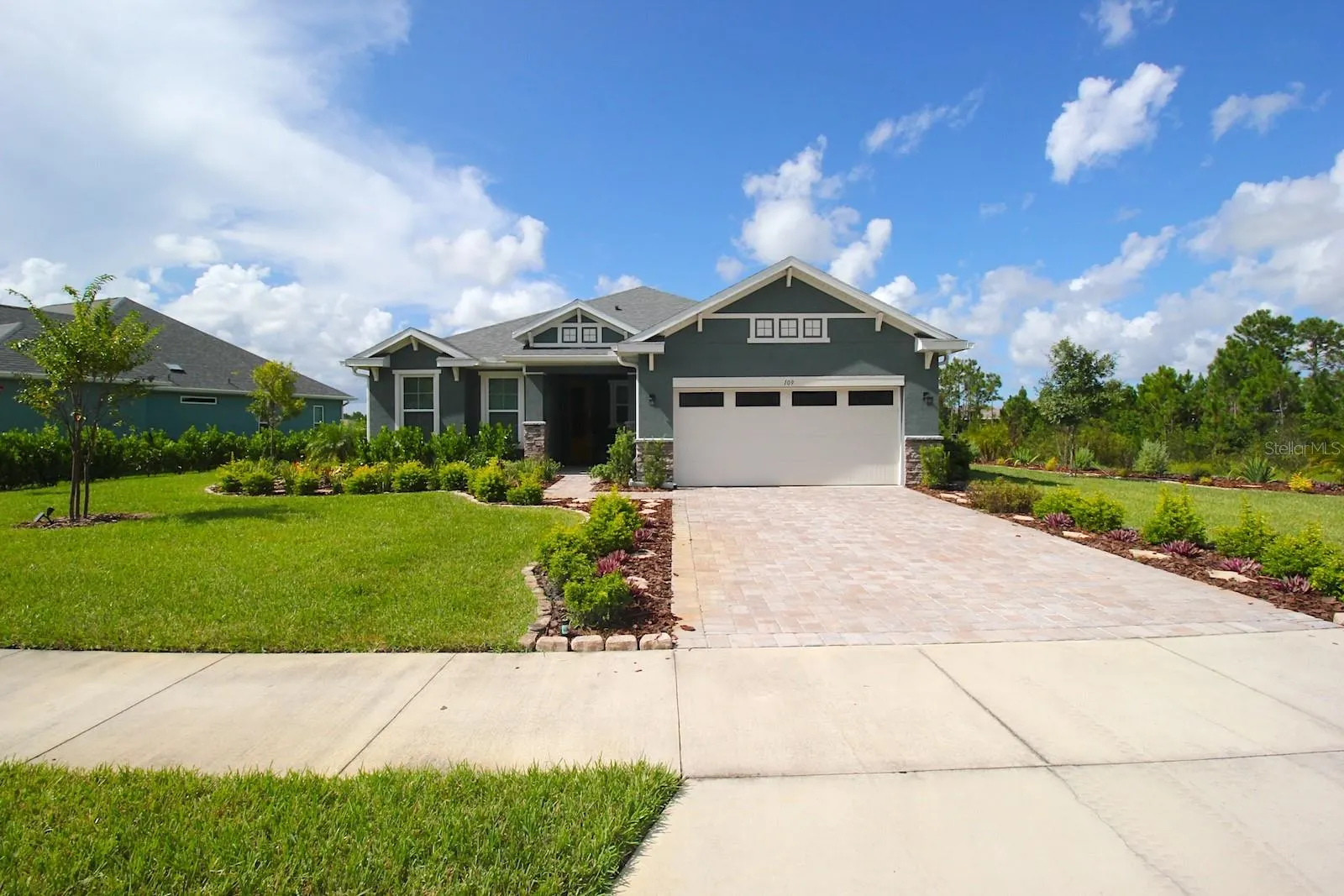 109 HUNTINGTON PL