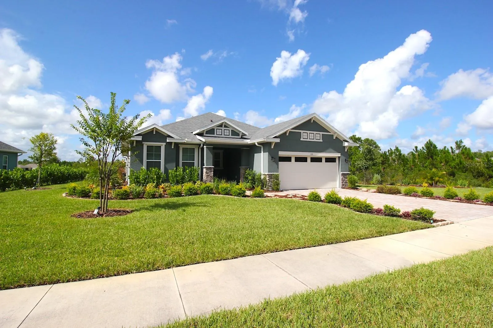 109 HUNTINGTON PL