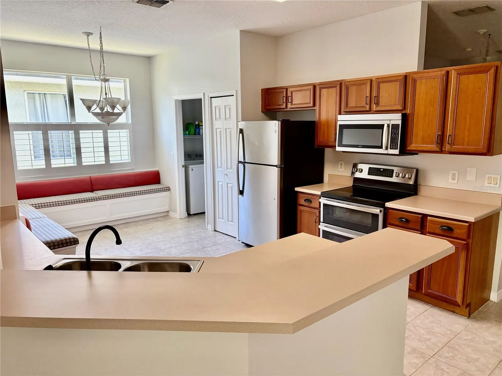 14313 LAURELTON DR