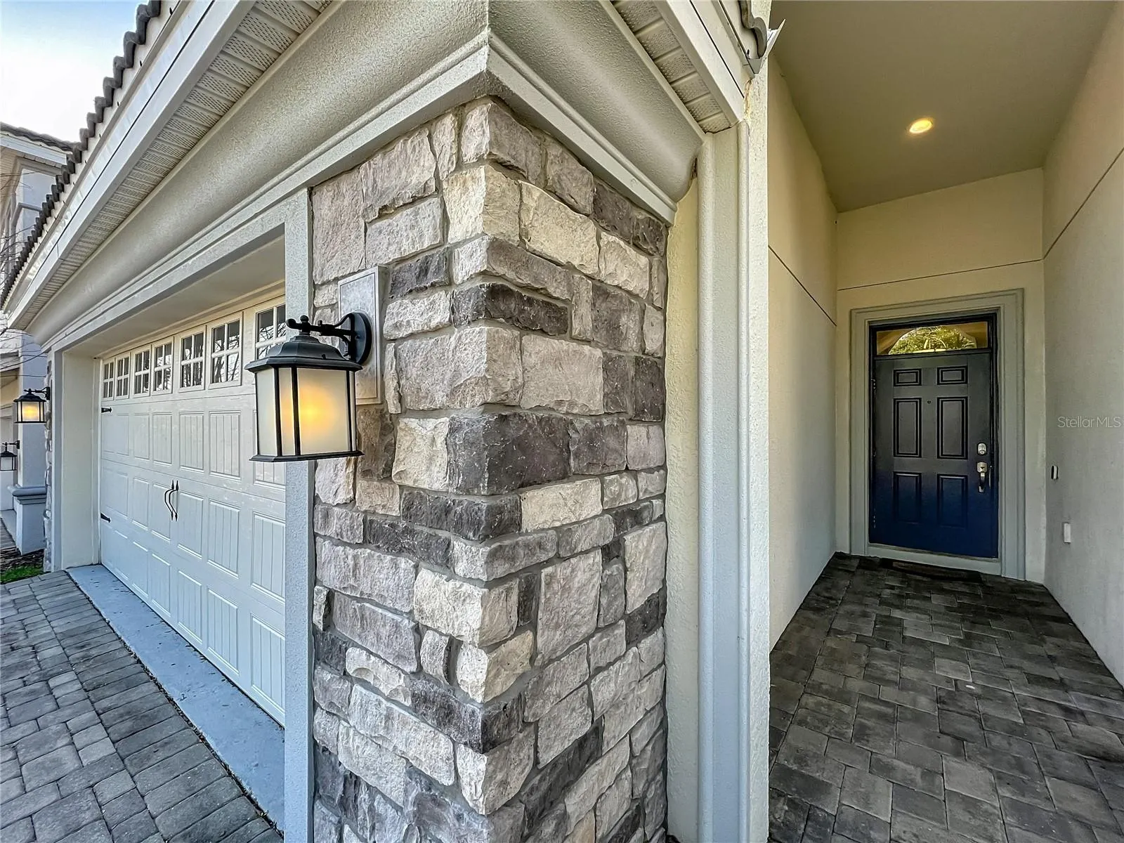 9018 STINGER DR