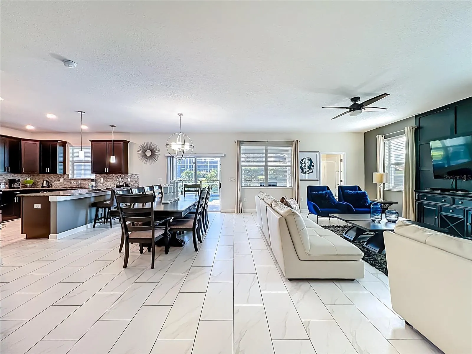 9018 STINGER DR