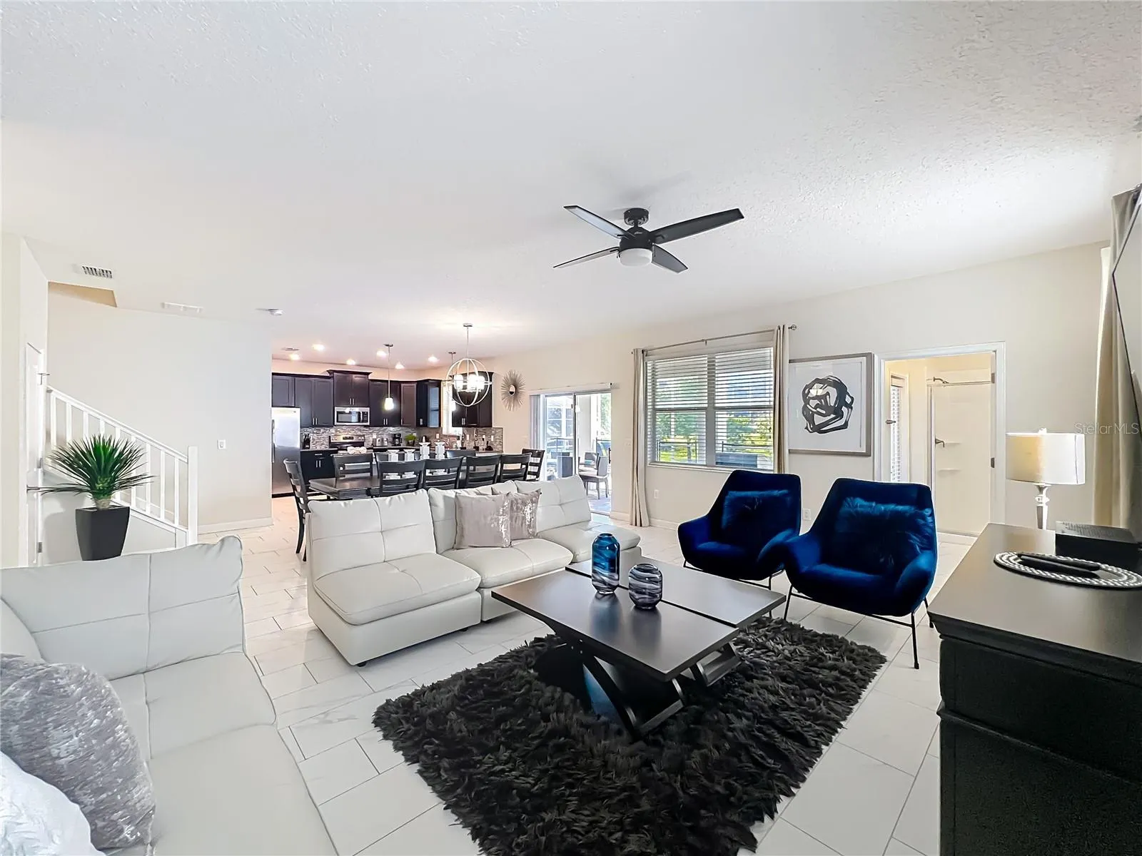 9018 STINGER DR