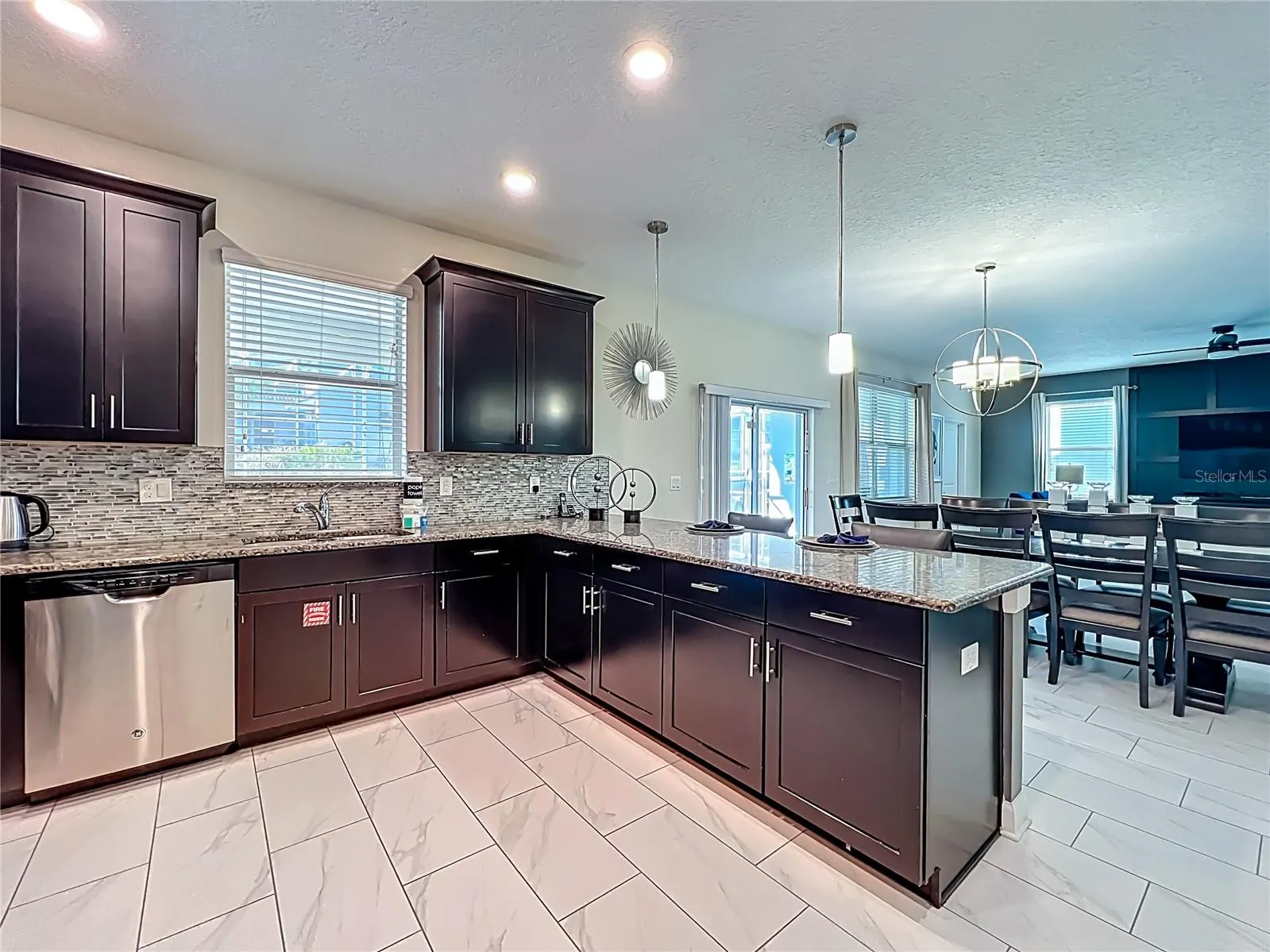 9018 STINGER DR