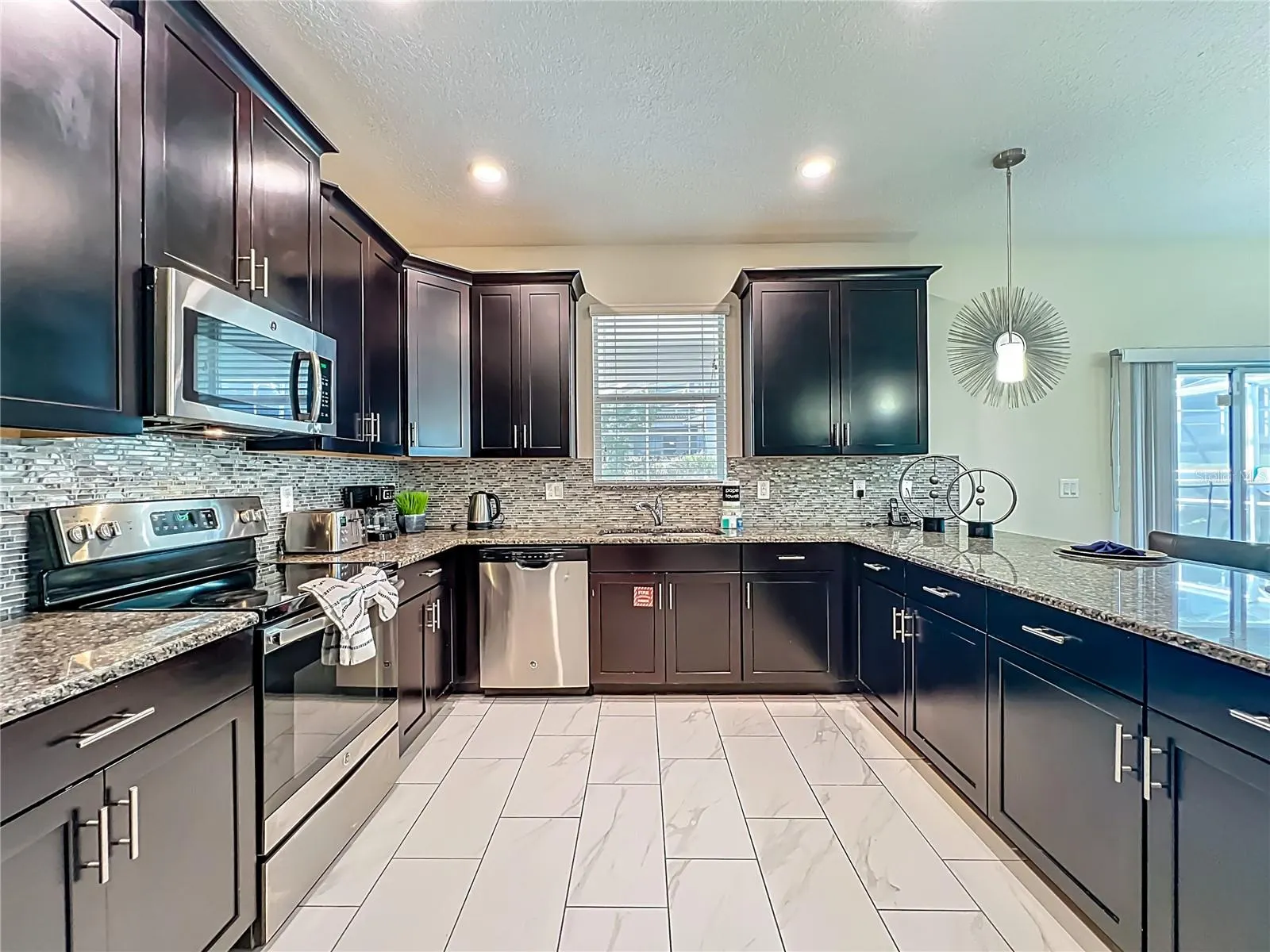 9018 STINGER DR