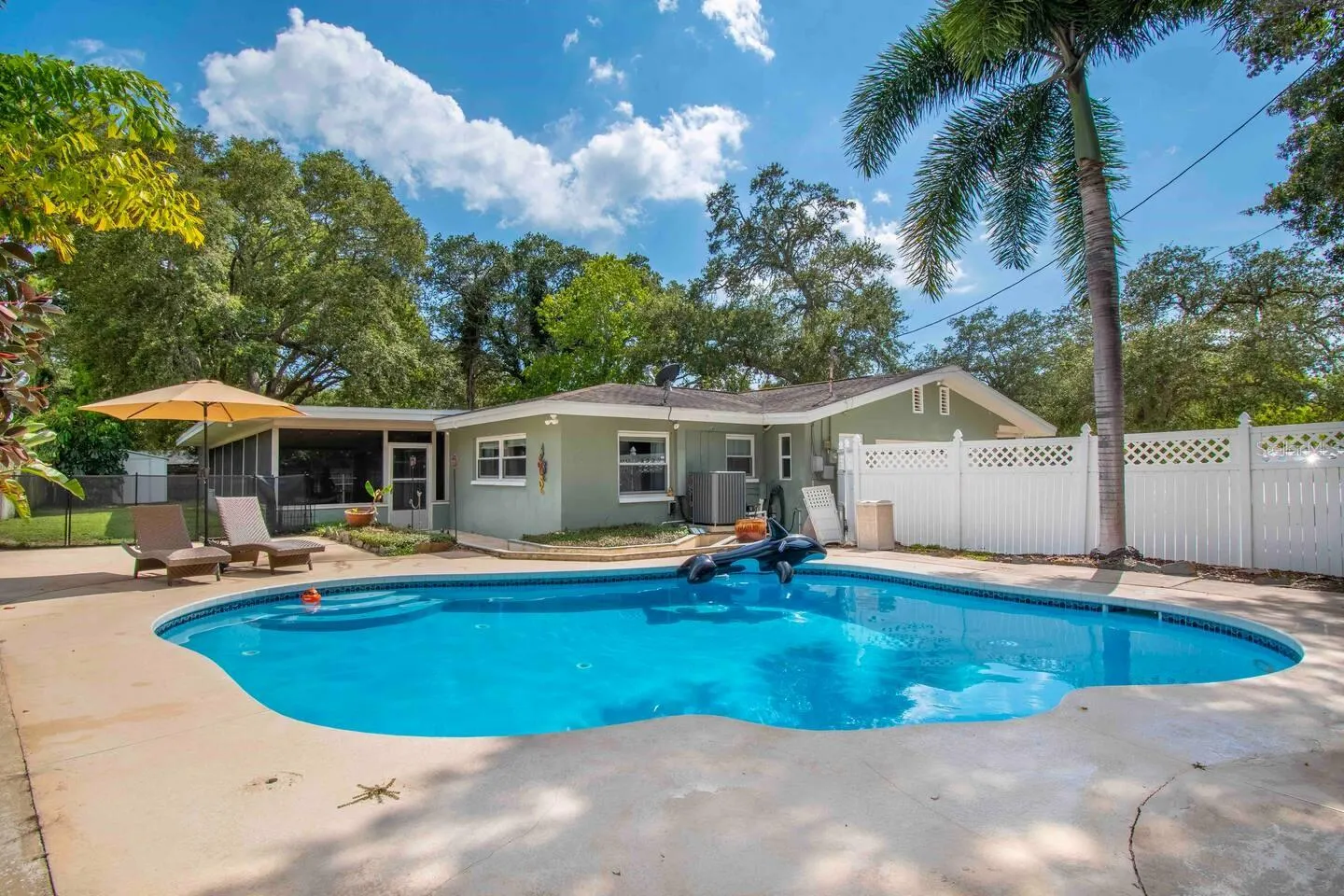 863 BAY BREEZE TER