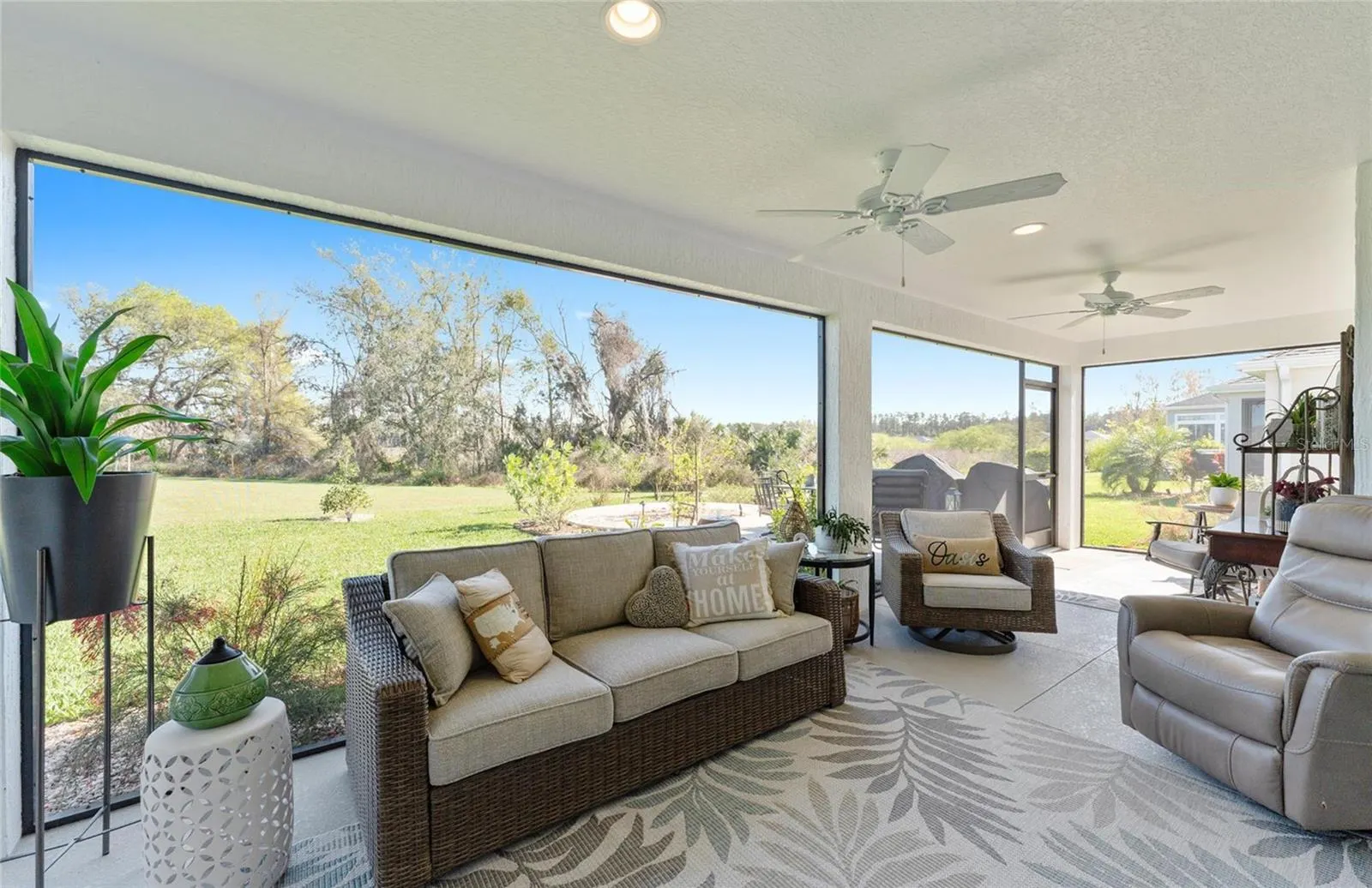 736 RIVER OAKS CIR