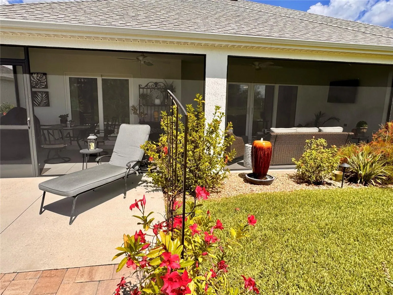 736 RIVER OAKS CIR
