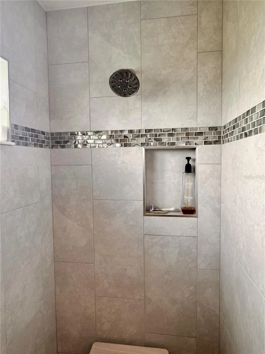 736 RIVER OAKS CIR