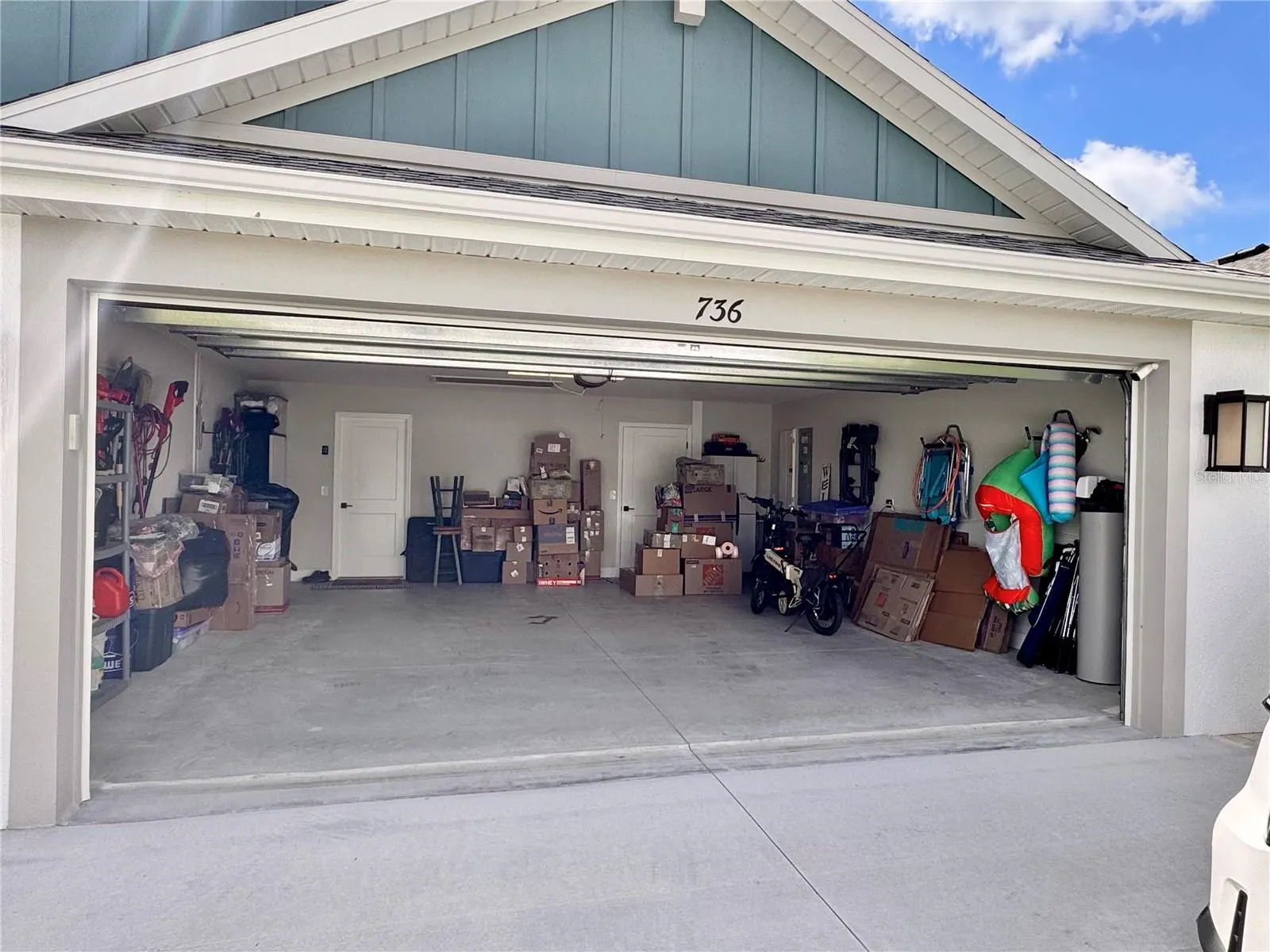 736 RIVER OAKS CIR