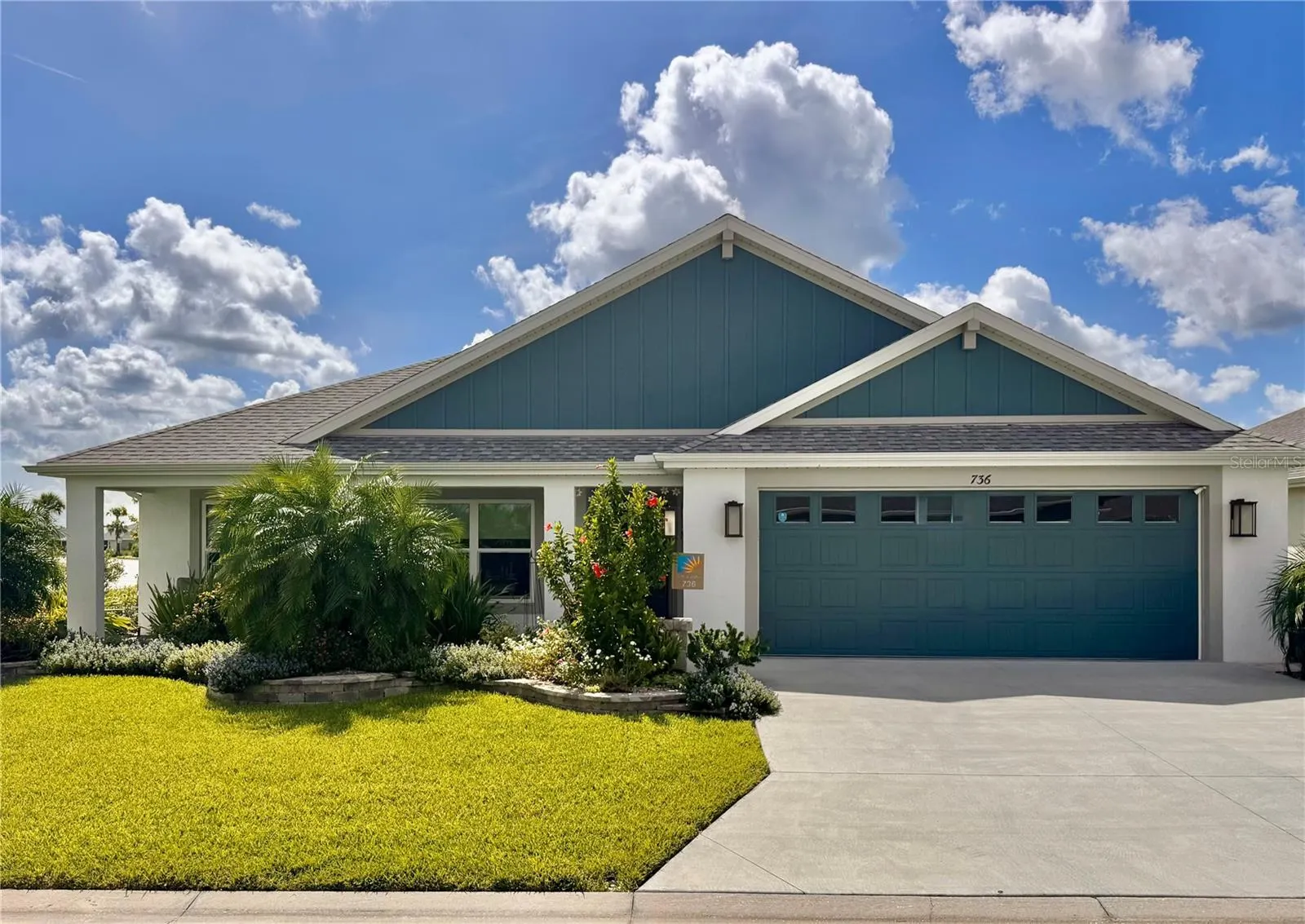 736 RIVER OAKS CIR