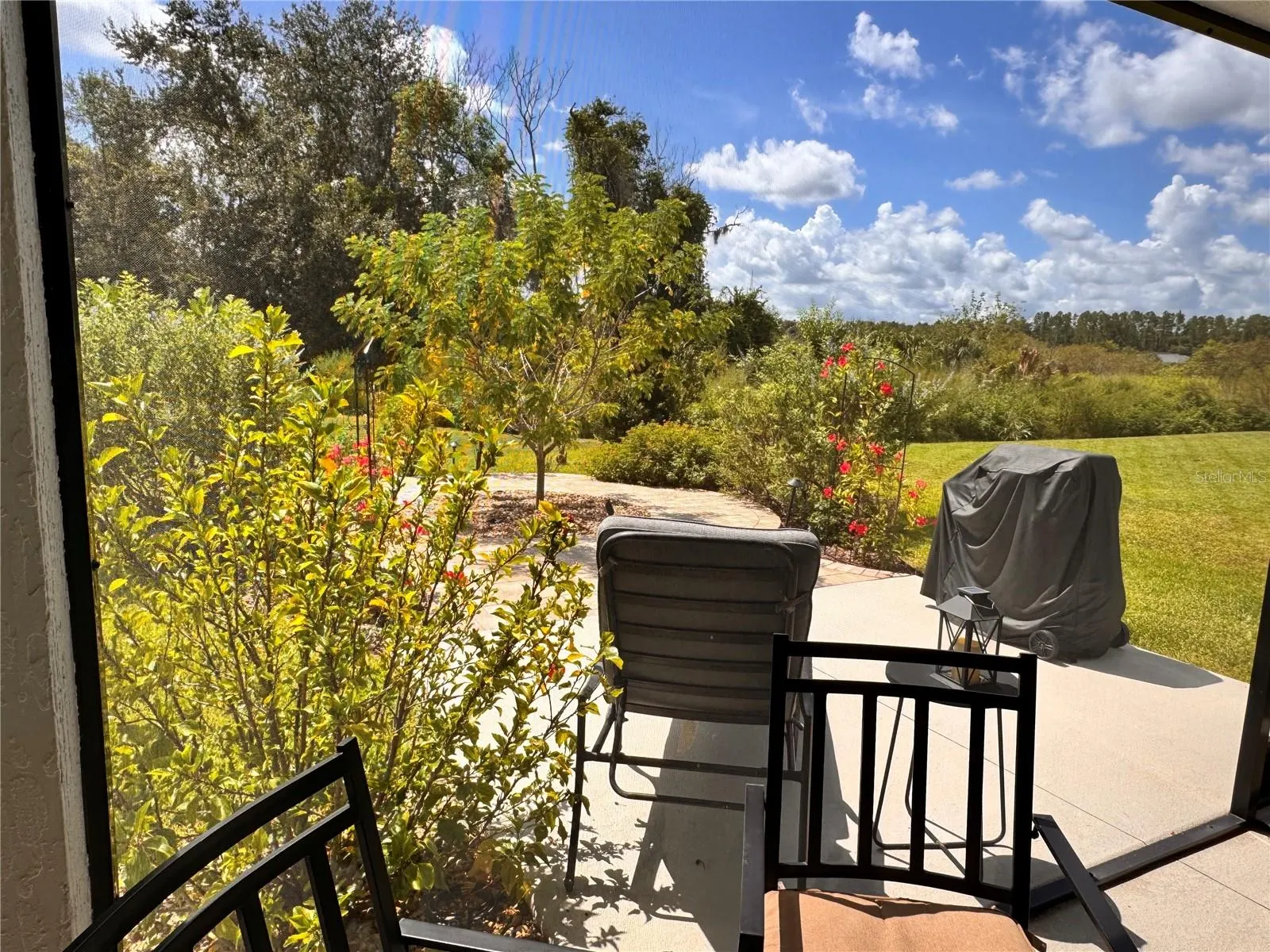 736 RIVER OAKS CIR