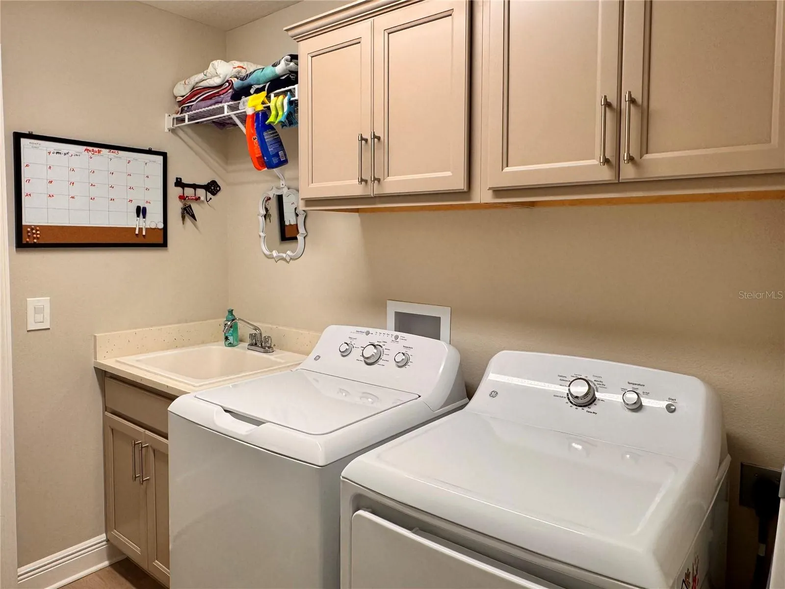736 RIVER OAKS CIR