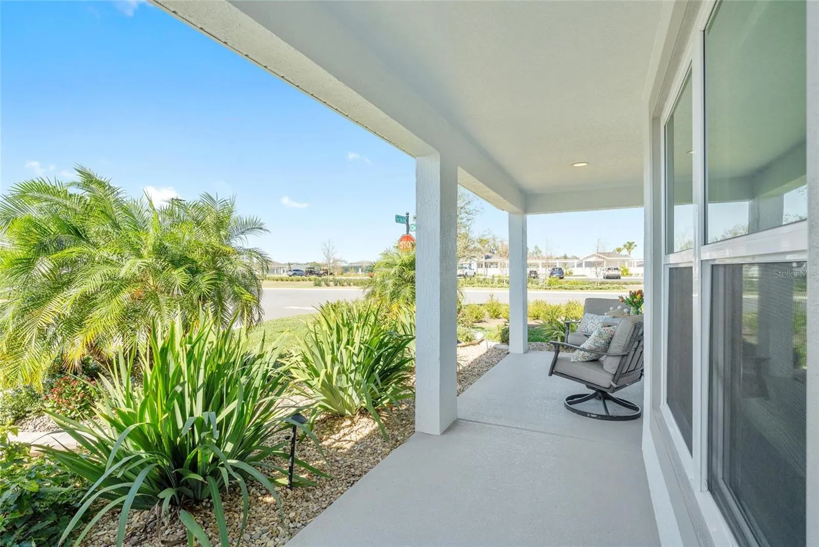 736 RIVER OAKS CIR