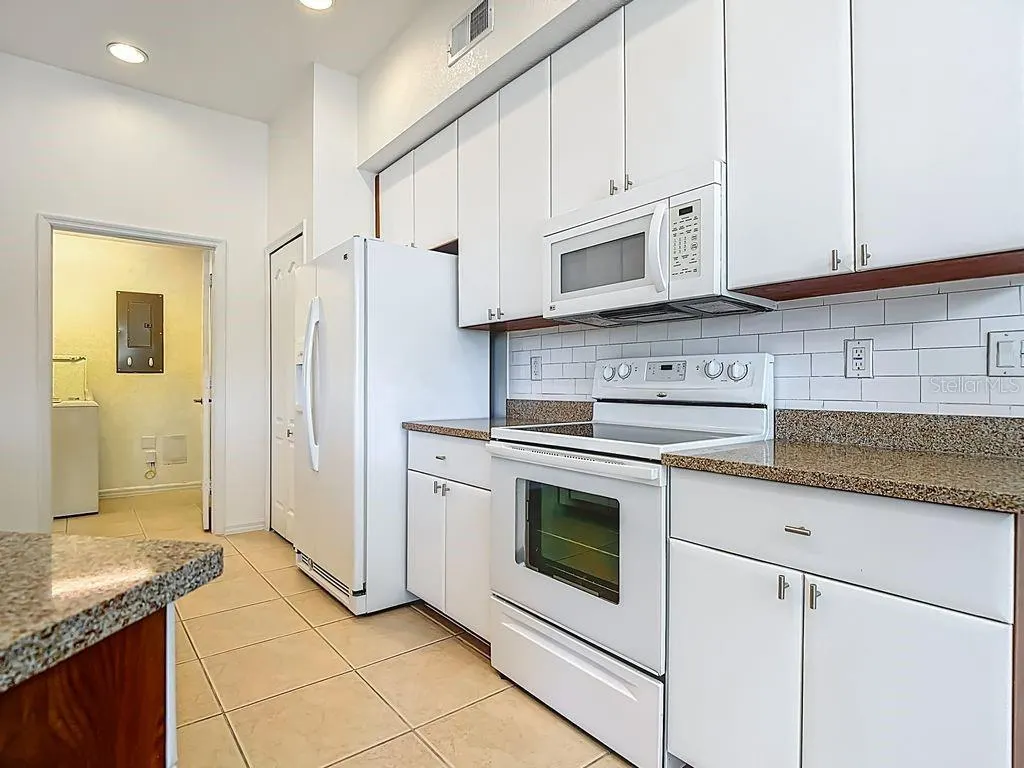 9260 BELLEZA WAY #203, #203