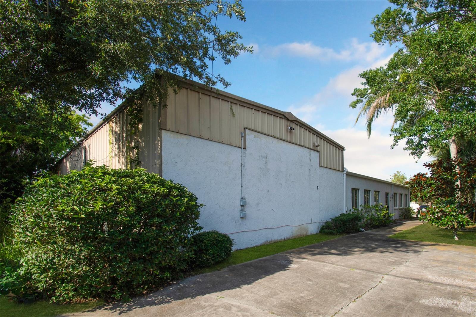 7 SAN BARTOLA DR