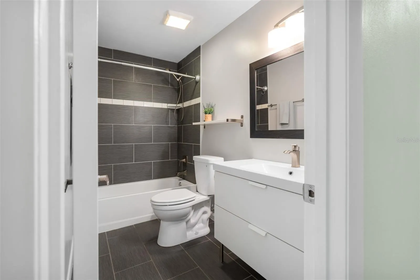 821 NW 39TH ST