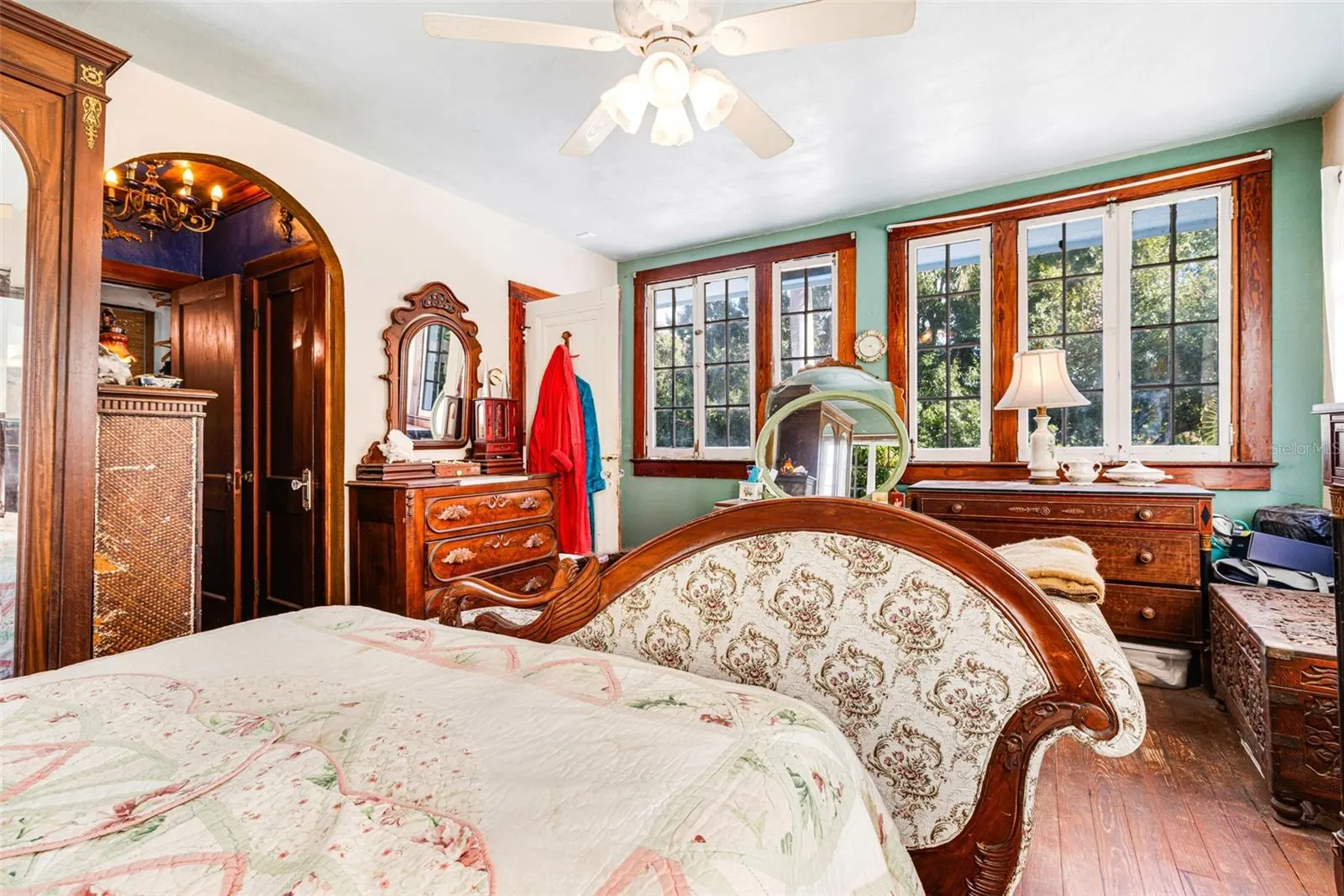 62 PROSPECT AVE