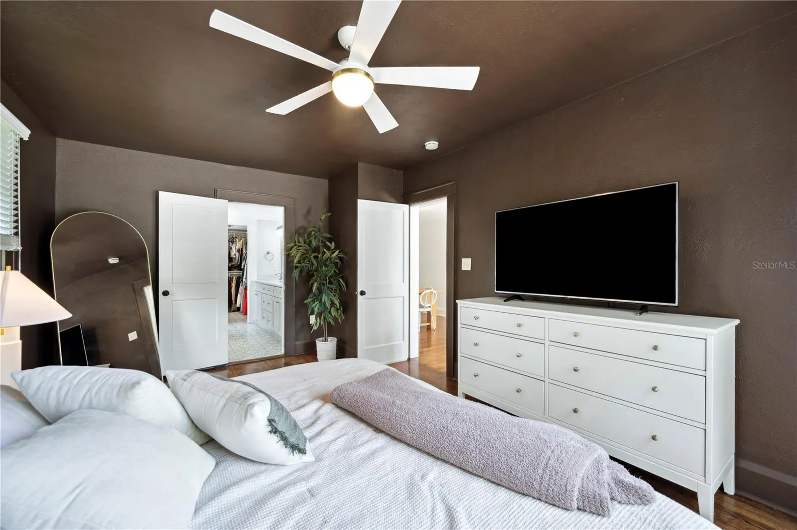 112 HIAWATHA TRL