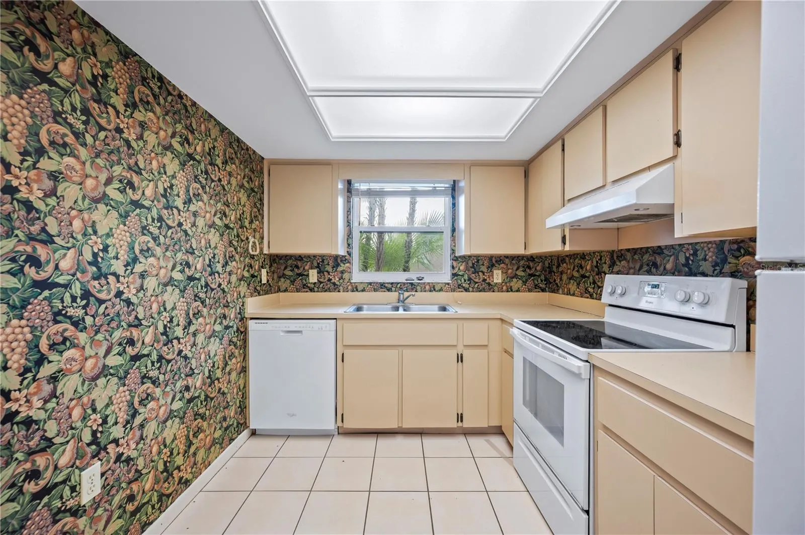 5225 IMPERIAL LAKES BLVD #56, #56