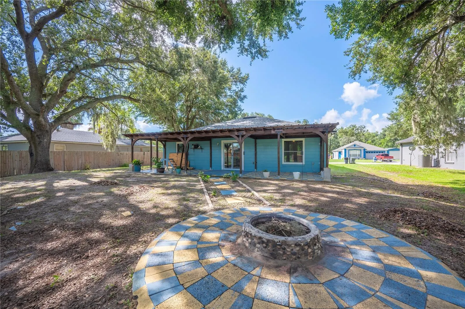 3725 COUNTRY LN