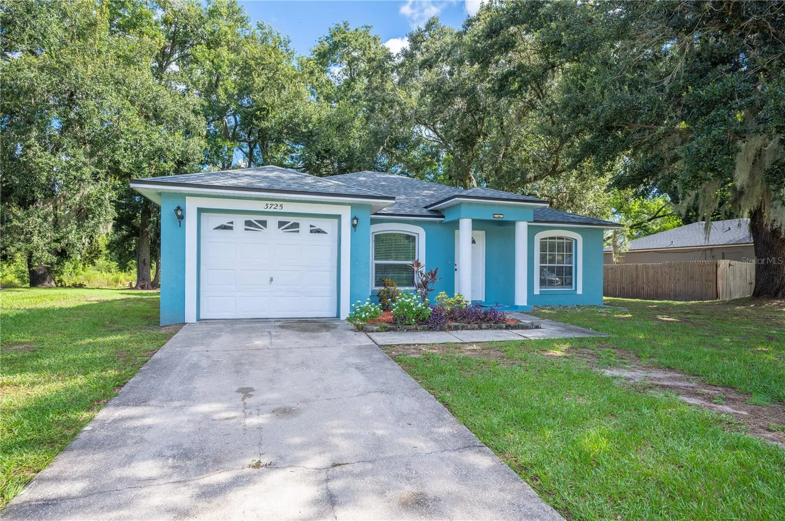 3725 COUNTRY LN