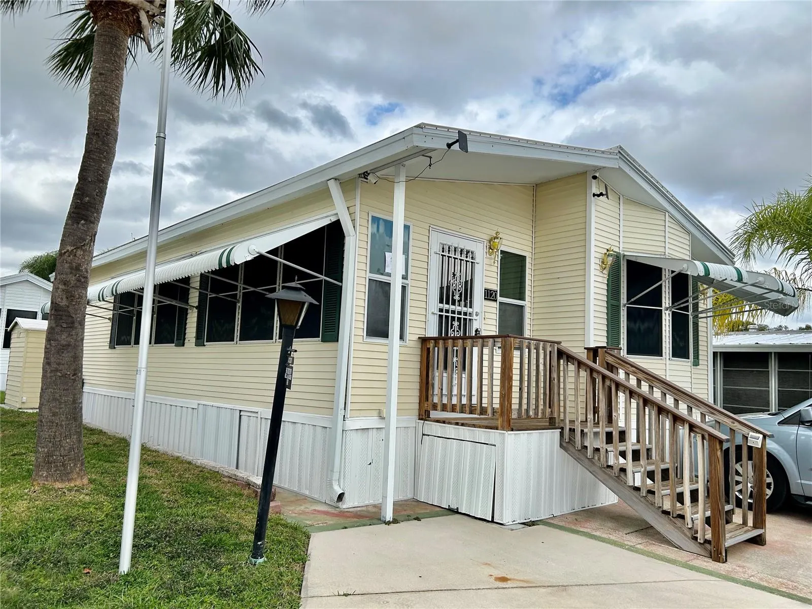 1120 PALMETTO LN