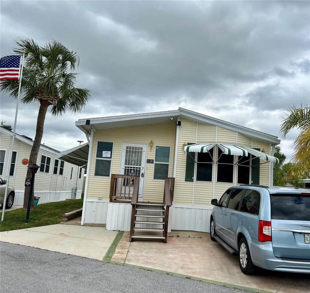 1120 PALMETTO LN