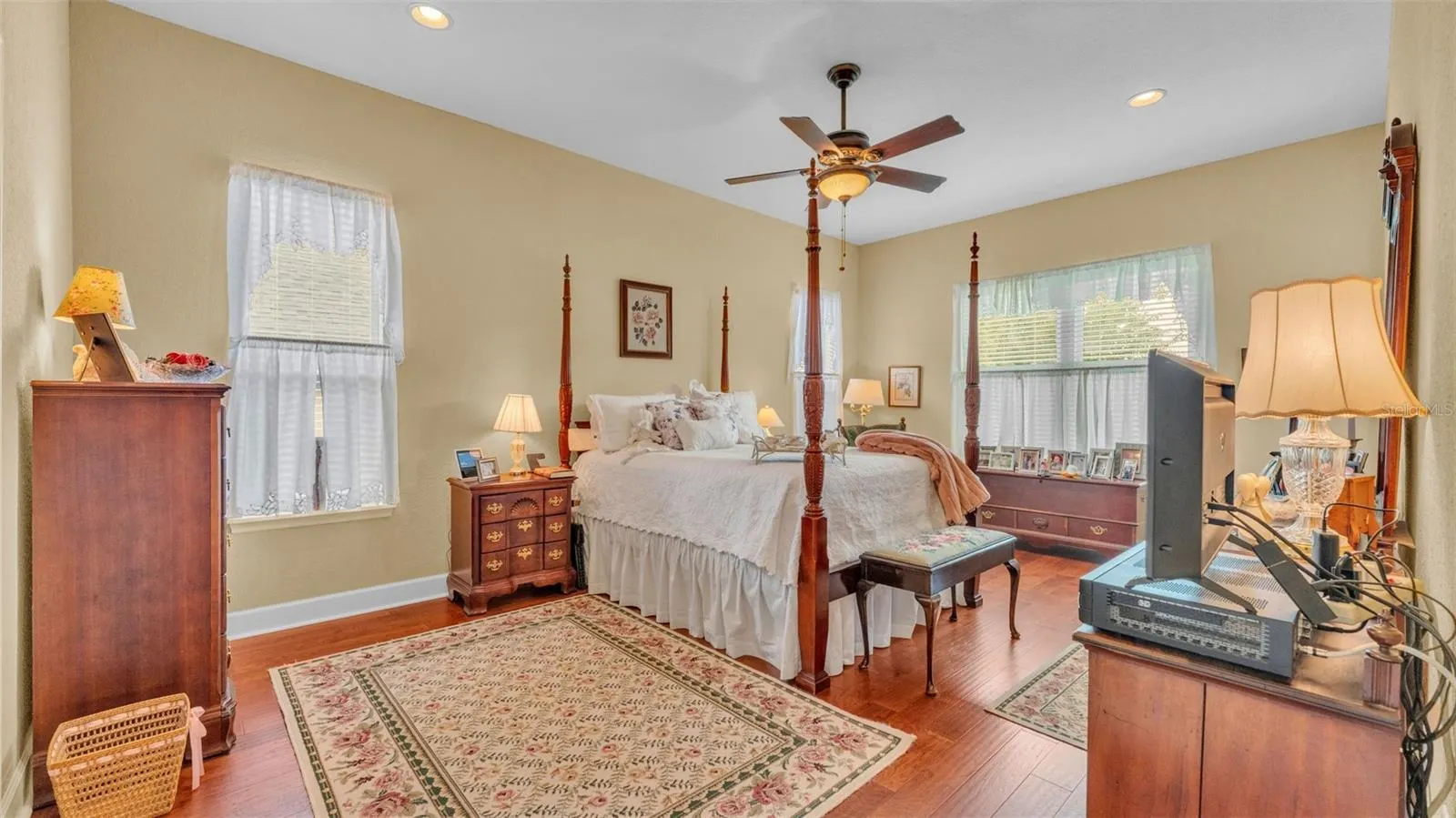 2929 VINTAGE VIEW CIR