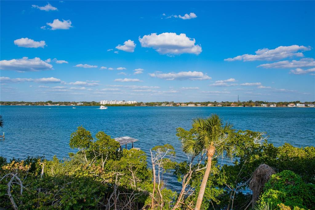 476 N CASEY KEY RD