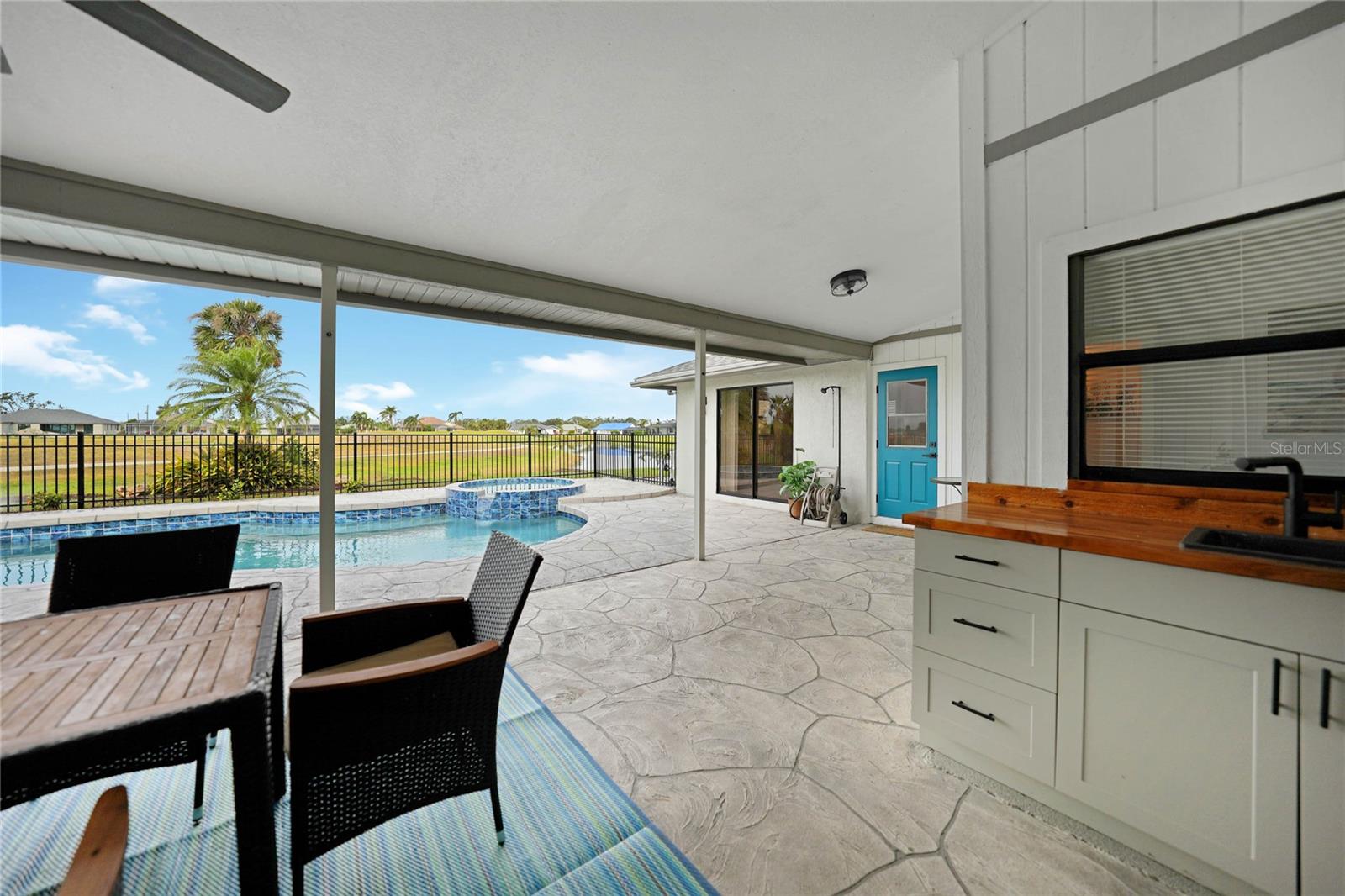 8 BUNKER LN