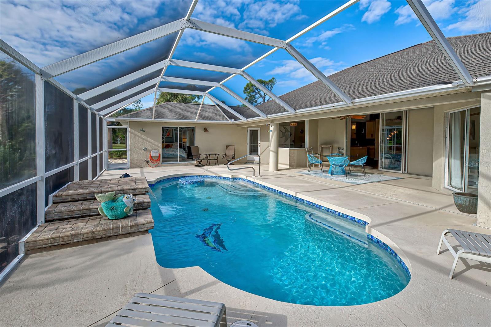 24 LONG MEADOW CT