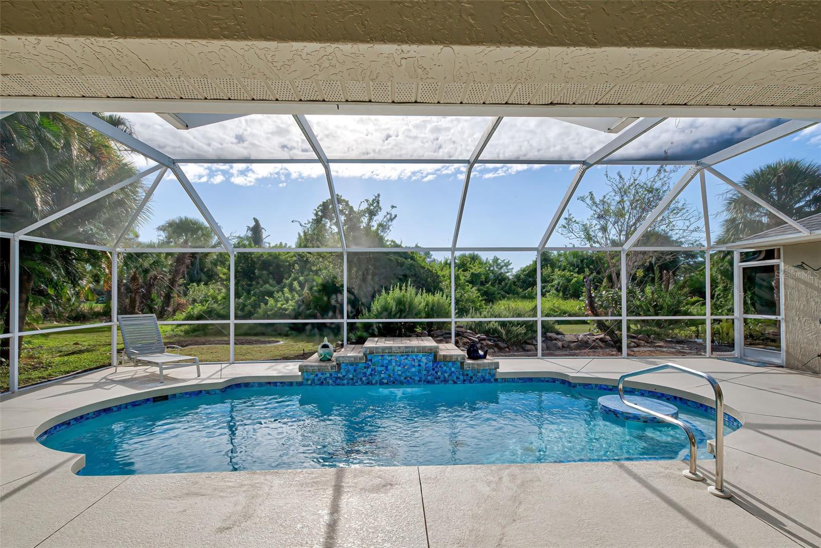 24 LONG MEADOW CT