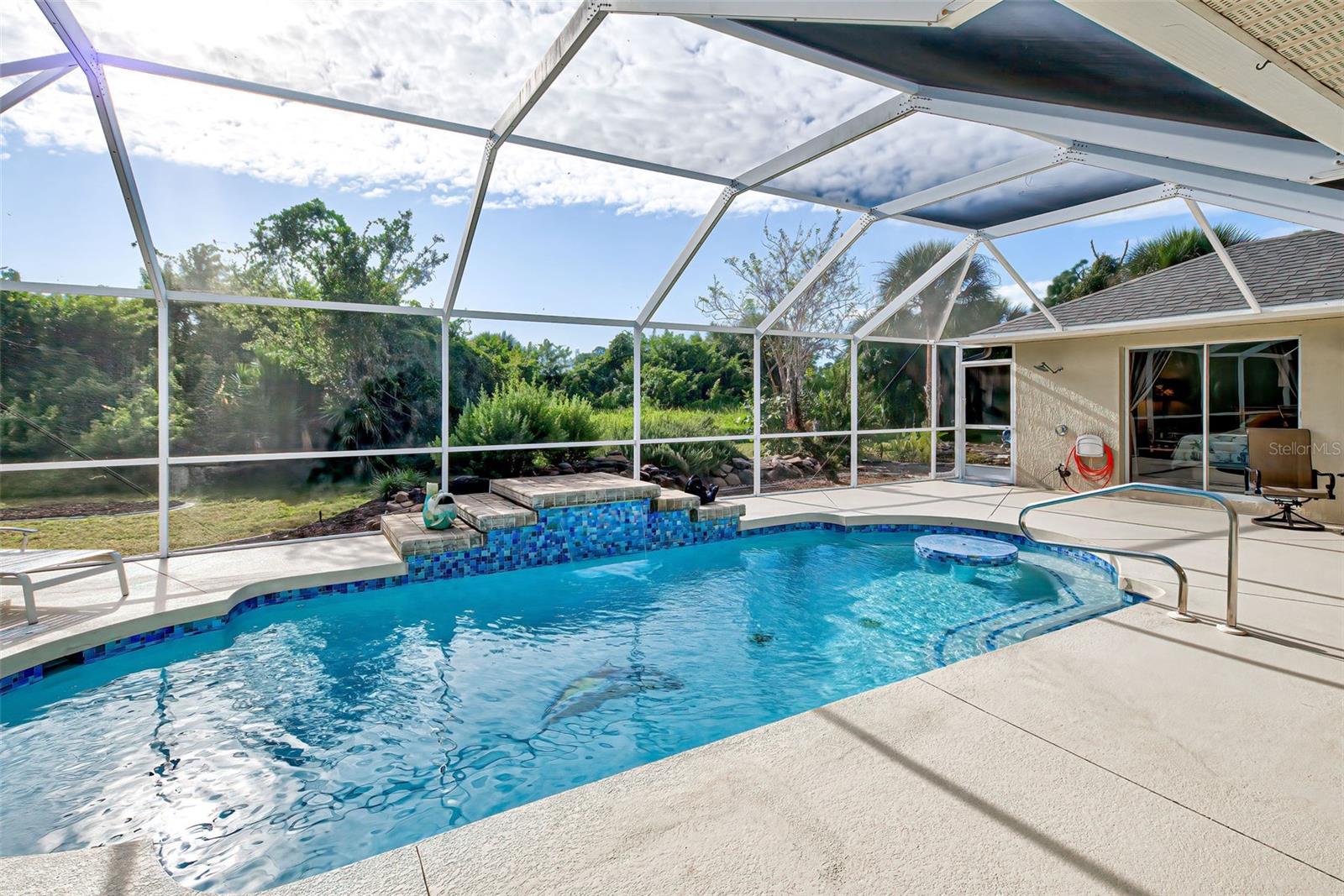 24 LONG MEADOW CT
