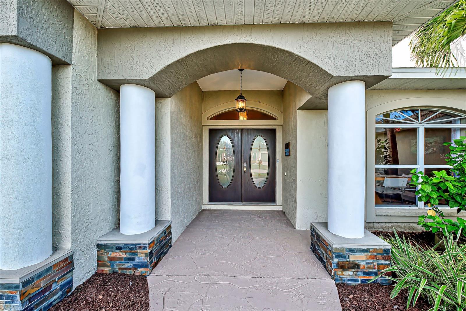 24 LONG MEADOW CT