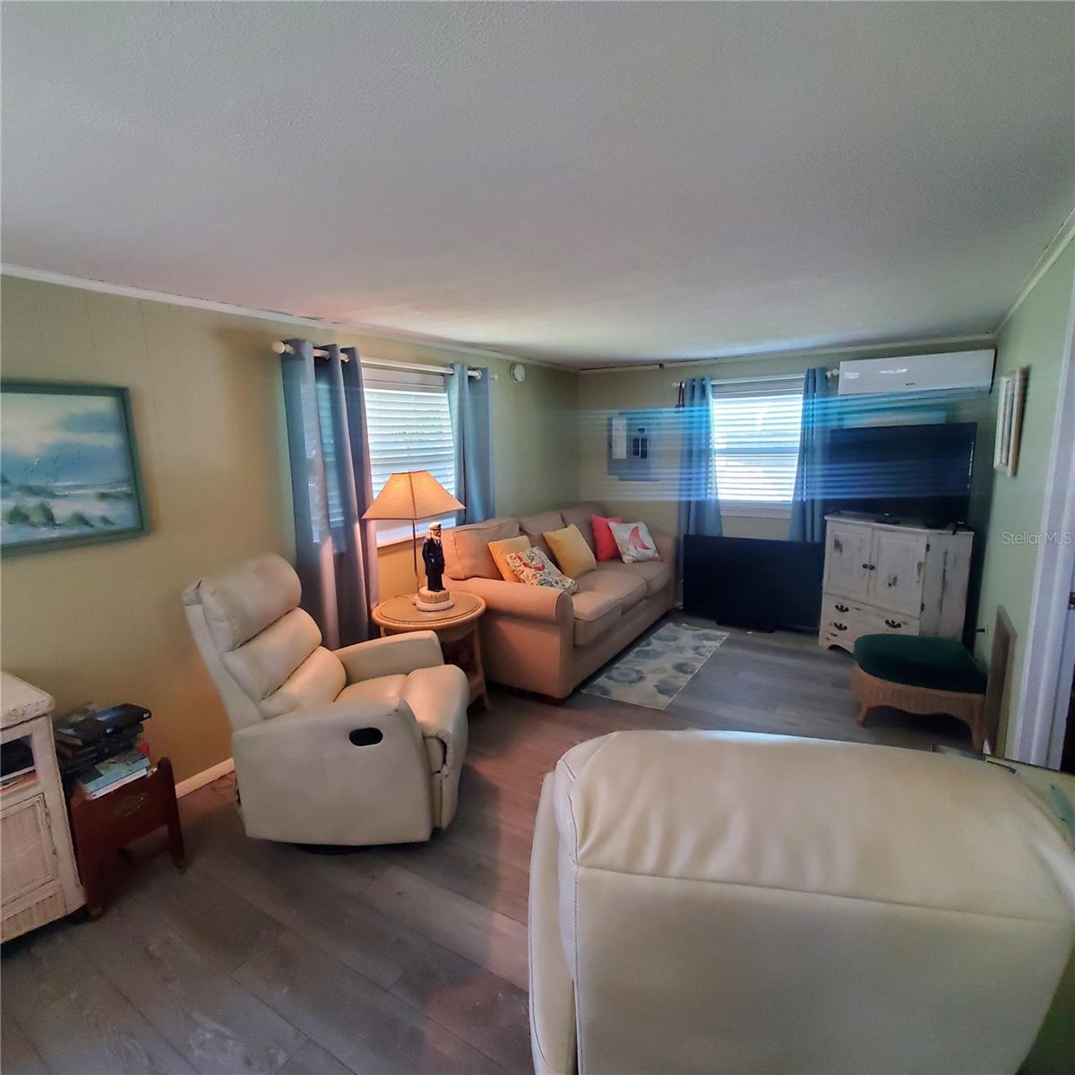 40 W BAY HEIGHTS RD
