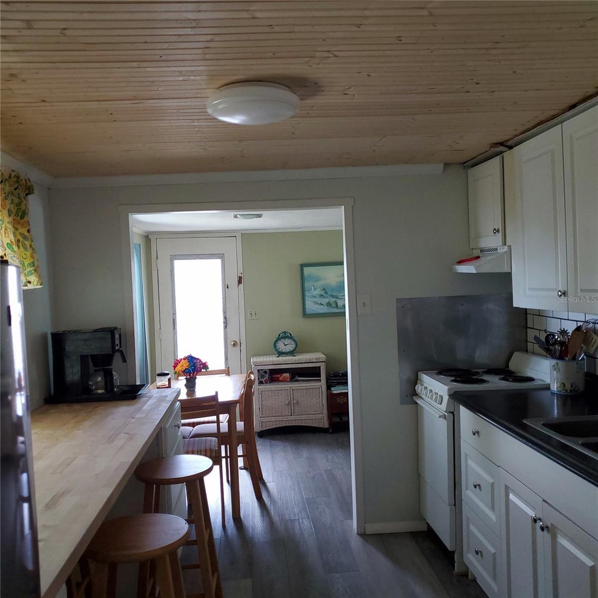 40 W BAY HEIGHTS RD
